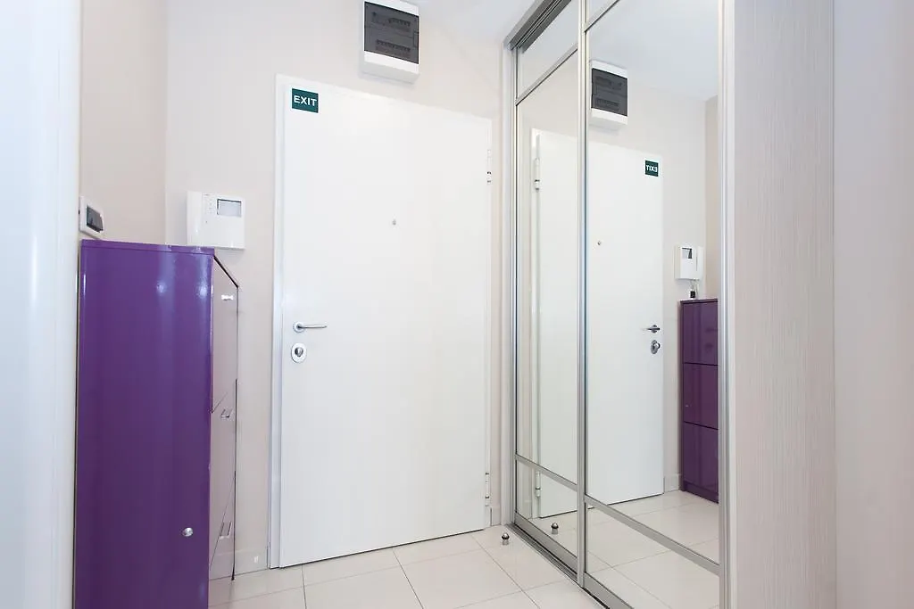 Near Beach Apartment Reno With Private Parking Σπλιτ